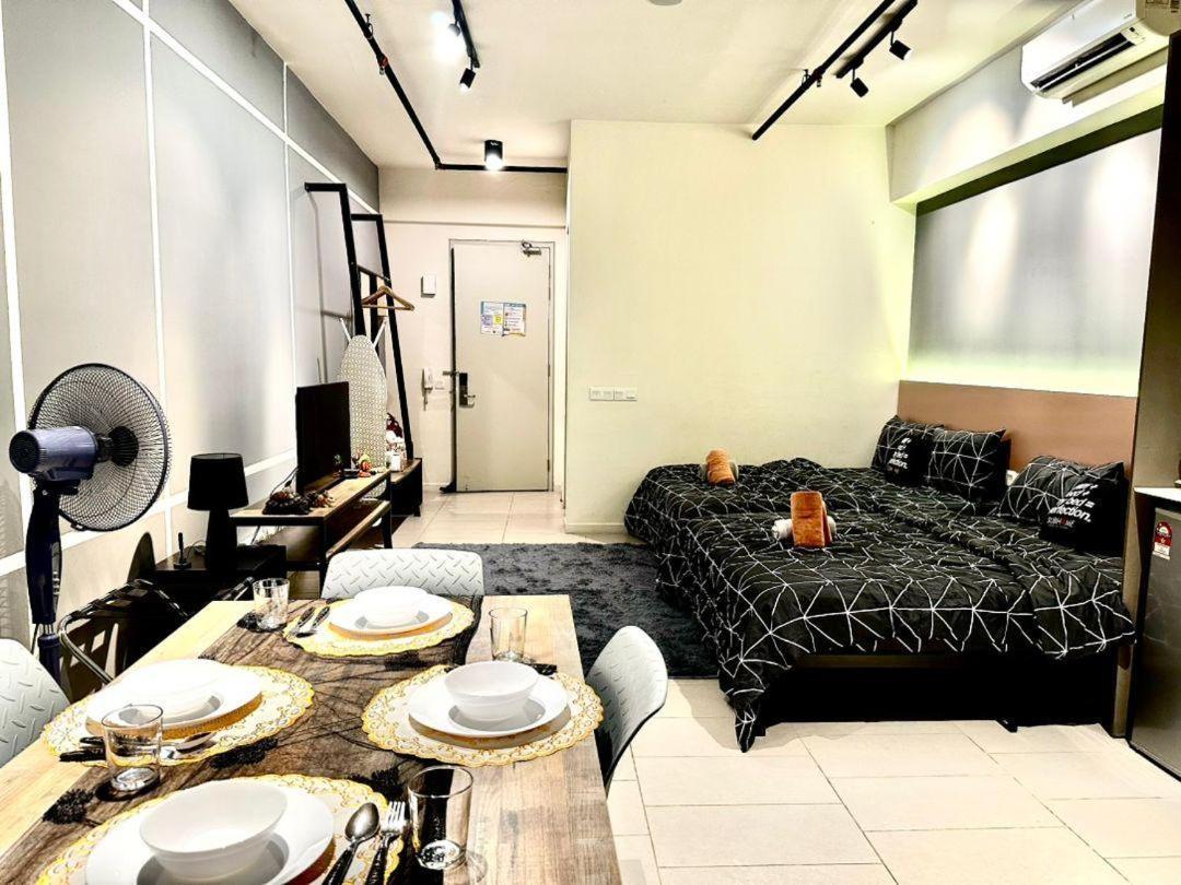 Royal Place- Tamarind Suite Cyberjaya Buitenkant foto